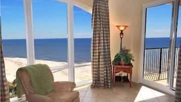 شقة - غرفتا نوم - بمغطس ساخن | إطلالة الغرفة