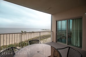 Condo, 2 habitaciones, balcón | Balcón