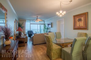 Condo, 2 Bedrooms, Balcony | Living area