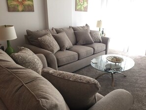 Condo, 2 Bedrooms, Balcony | Living area