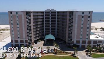 Condo, 2 Bedrooms, Balcony | Front of property