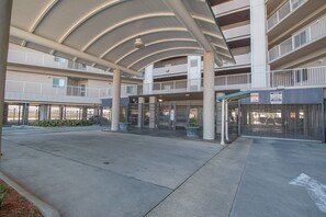 Condo, 2 Bedrooms, Balcony | Front of property