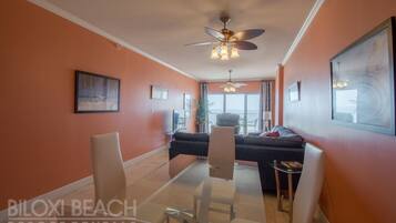 Condo, 2 Bedrooms, Balcony | In-room dining