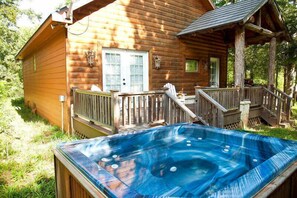 Cottage, nhiều giường, không hút thuốc, quang cảnh hồ | Bồn tắm spa riêng