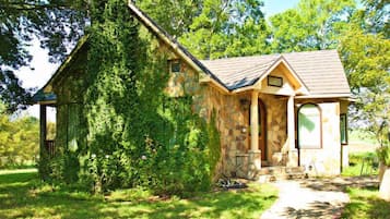 Lady Kassie's Rose Cottage | Iron/ironing board, bed sheets