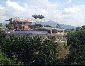 Fachada da propriedade