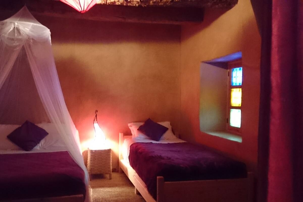 Triple Room | Soundproofing, bed sheets