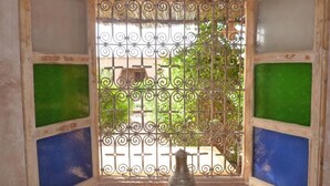  المنشأة من الداخل