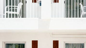 Studio with Balcony | Balcon