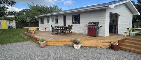 تناول الطعام بالخارج