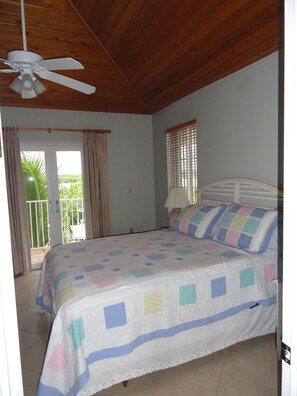 4 bedrooms, desk, iron/ironing board, free WiFi