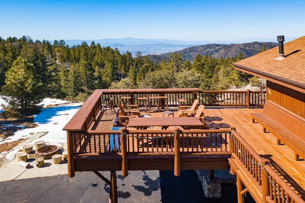 Comfortable deck with BBQ and panoramic views