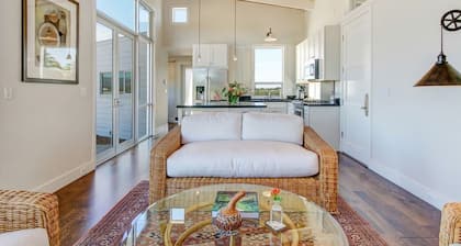 Sonoma-Napa Wine Country retreat. Surrounded by vineyards, views, & privacy