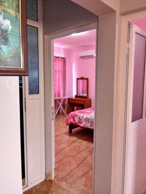 2 chambres, fer et planche à repasser, Wi-Fi gratuit, draps fournis