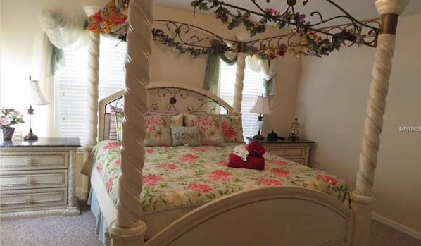 7 bedrooms, iron/ironing board, WiFi, bed sheets
