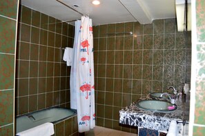 Ensemble douche/baignoire, baignoire relaxante profonde
