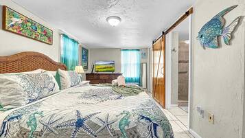 2 bedrooms, iron/ironing board, travel cot, WiFi