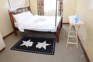 3 bedrooms, iron/ironing board, free WiFi, bed sheets