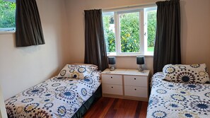 3 bedrooms, iron/ironing board, free WiFi