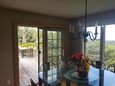 TOP OF THE WORLD sobre Stowe, Hot Tub, con enchufe Tesla. Duerme hasta 17.