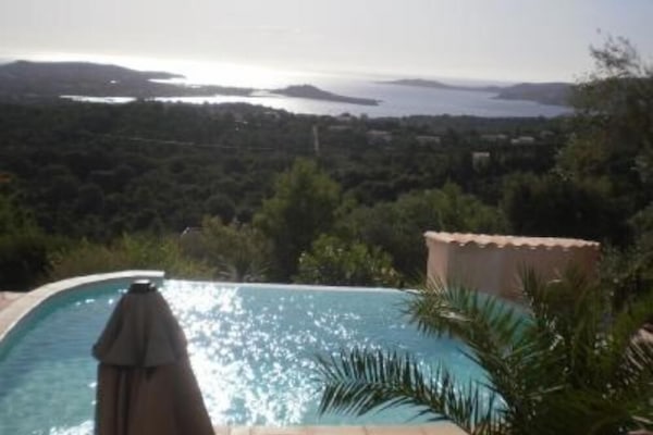 Piscine avec vue mer sur le golfe de Porto-Vecchio