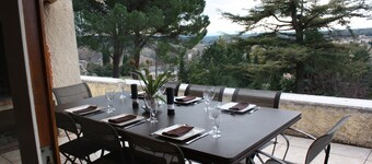 Villa with character, panoramic view of the village and surrounding mountains