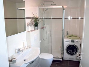 Unclassified image, 4 of 11, button