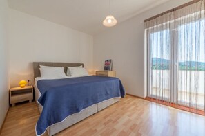 4 bedrooms, iron/ironing board, free WiFi, bed sheets - VILLA IVANA MRLJANE VACATION HOME (Mrljane, Dalmatien Insel Pasman)