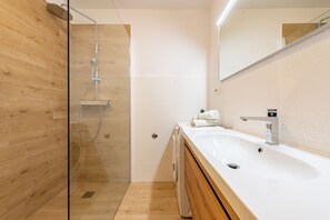 Vasca, asciugacapelli, bidet, asciugamani