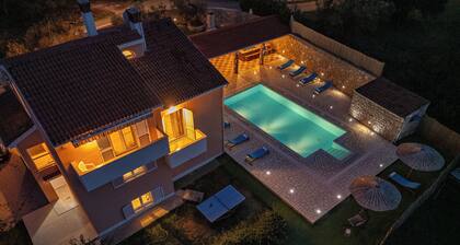 VILLA IVANA MRLJANE VACATION HOME