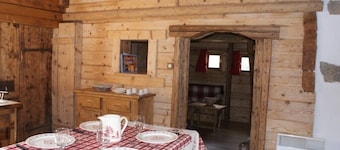 Chalet indépendant en station d'ArÚches Beaufort. Charme et chaleureux