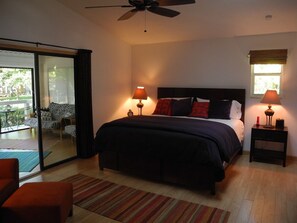 2 bedrooms, desk, iron/ironing board, travel cot - 60 Feet Of Dock, Wheel Chair Friendly In Old Homosassa (Homosassa)