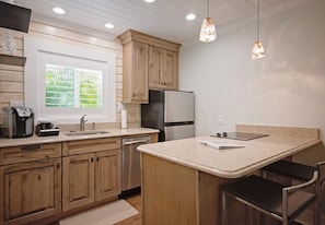 Luxury Cottage, 1 Bedroom, Kitchen, Beachside (5) | Private kitchen | Full-sized fridge, microwave, stovetop, dishwasher - 6West Beach Cottages (Madeira Beach)