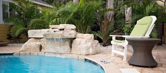 6West Beach Cottages