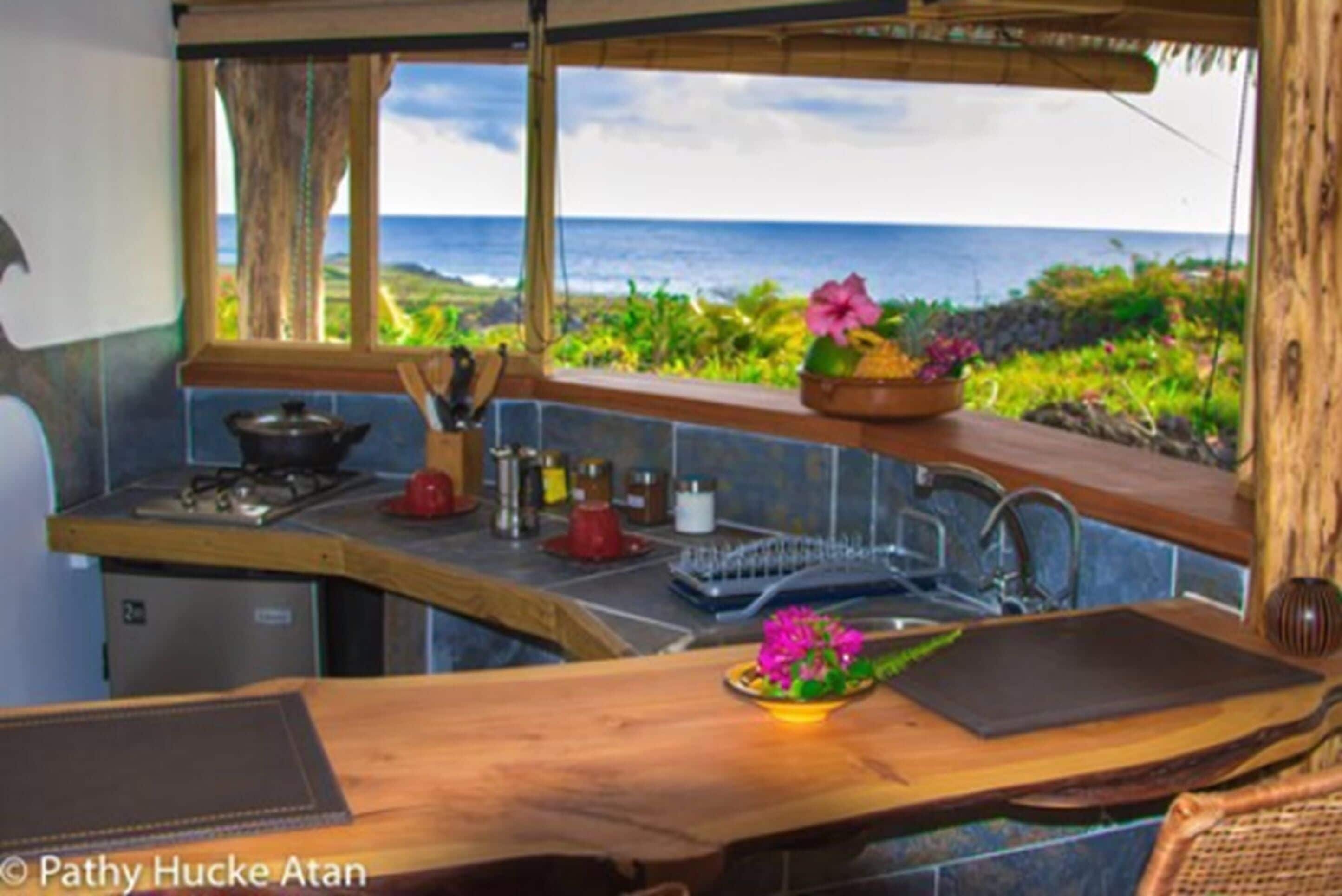 Bungalow (Hakanini) | Private kitchen | Fridge, oven, stovetop, coffee/tea maker