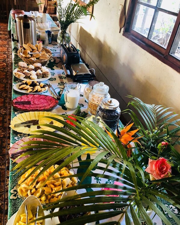 Free daily buffet breakfast - Hotel Taina Rapa Nui (Hanga Roa)