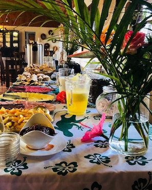 Termasuk sarapan bufet setiap hari