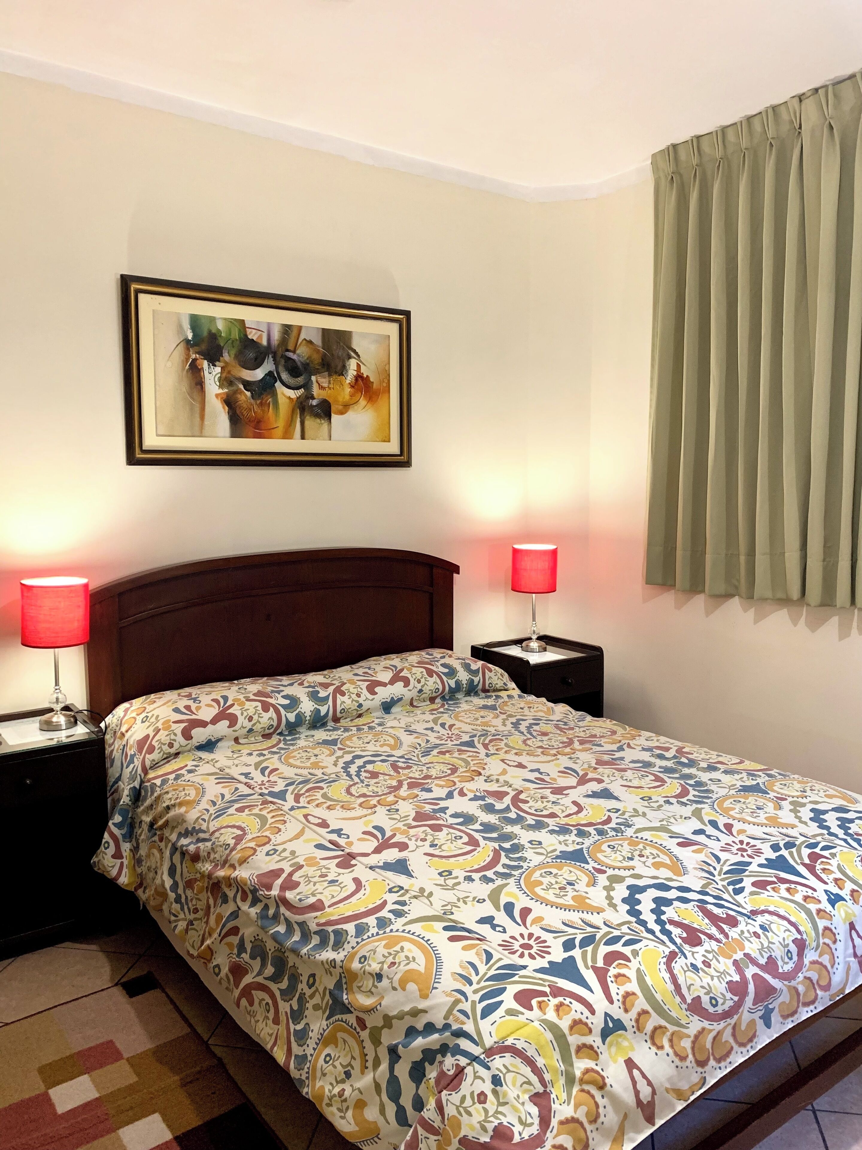 Kamar Double | Didekorasi berbeda-beda dan dilengkapi dengan perabotan berbeda-beda