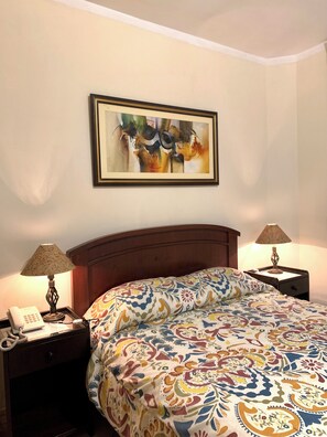 Decoración personalizada, muebles diferentes y escritorio 