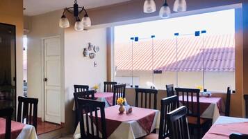 Petit déjeuner continental compris tous les jours