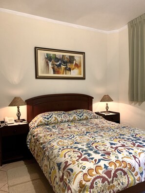 双人房 | 特色装修、特色家居、办公桌、笔记本电脑工作区