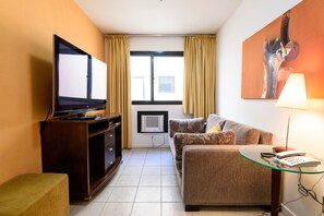 Apartment, 1 Double Bed with Sofa bed, Non Smoking | Living room | LED TV - Omar do Rio - Apartamento FO407 (Rio de Janeiro)