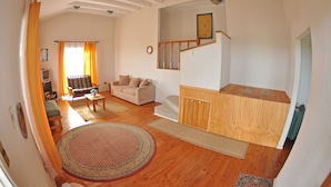 Family House | Living area | 40-inch flat-screen TV with cable channels, TV