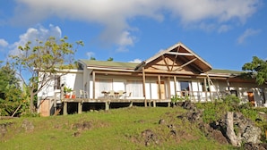 Family House | Minibar, in-room safe, free WiFi, bed sheets