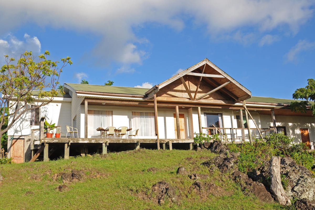 Family House | Minibar, in-room safe, WiFi (free), bed sheets