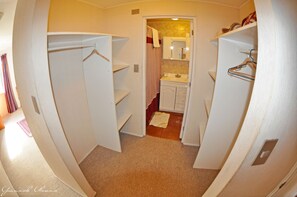 Casa familiar | Baño | Regadera, regadera tipo lluvia, amenidades de baño gratuitas 