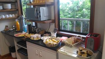 Free daily full breakfast