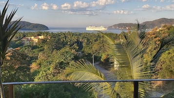 Suite estudio Deluxe, 1 cama King size, para no fumadores | Vista a la playa o el mar