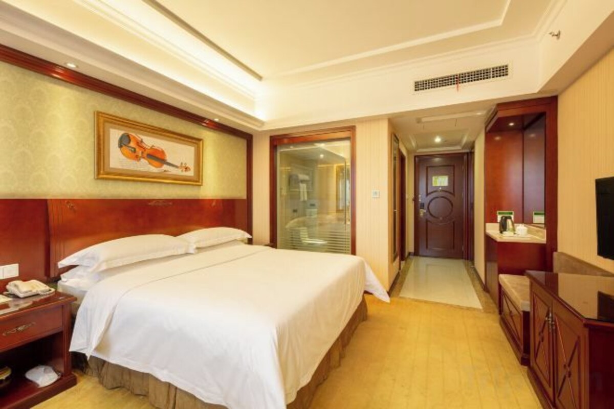 Deluxe Room (Double Bed) (Bay Window)