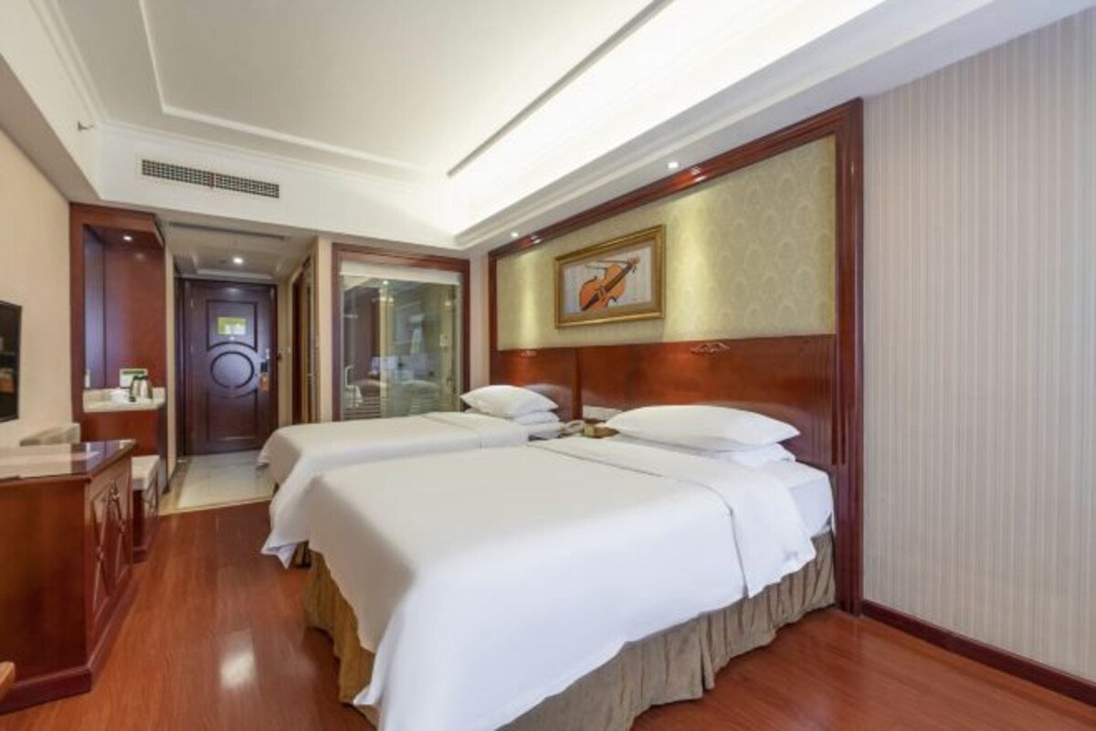 Standard Room (2 Beds) (Bay Window)